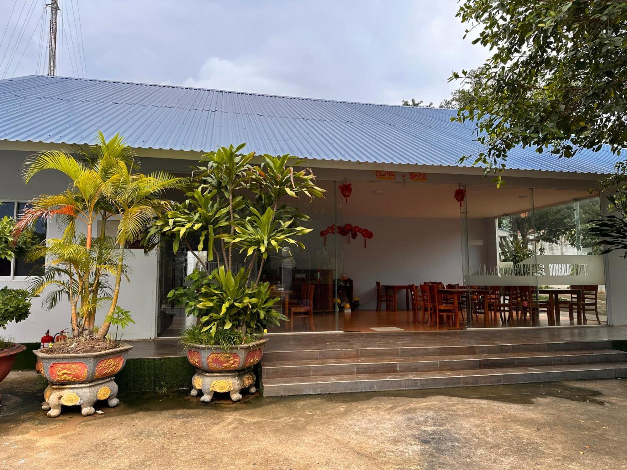 Bungalow Hotel Chi Khu Co Ong Zewnętrze zdjęcie