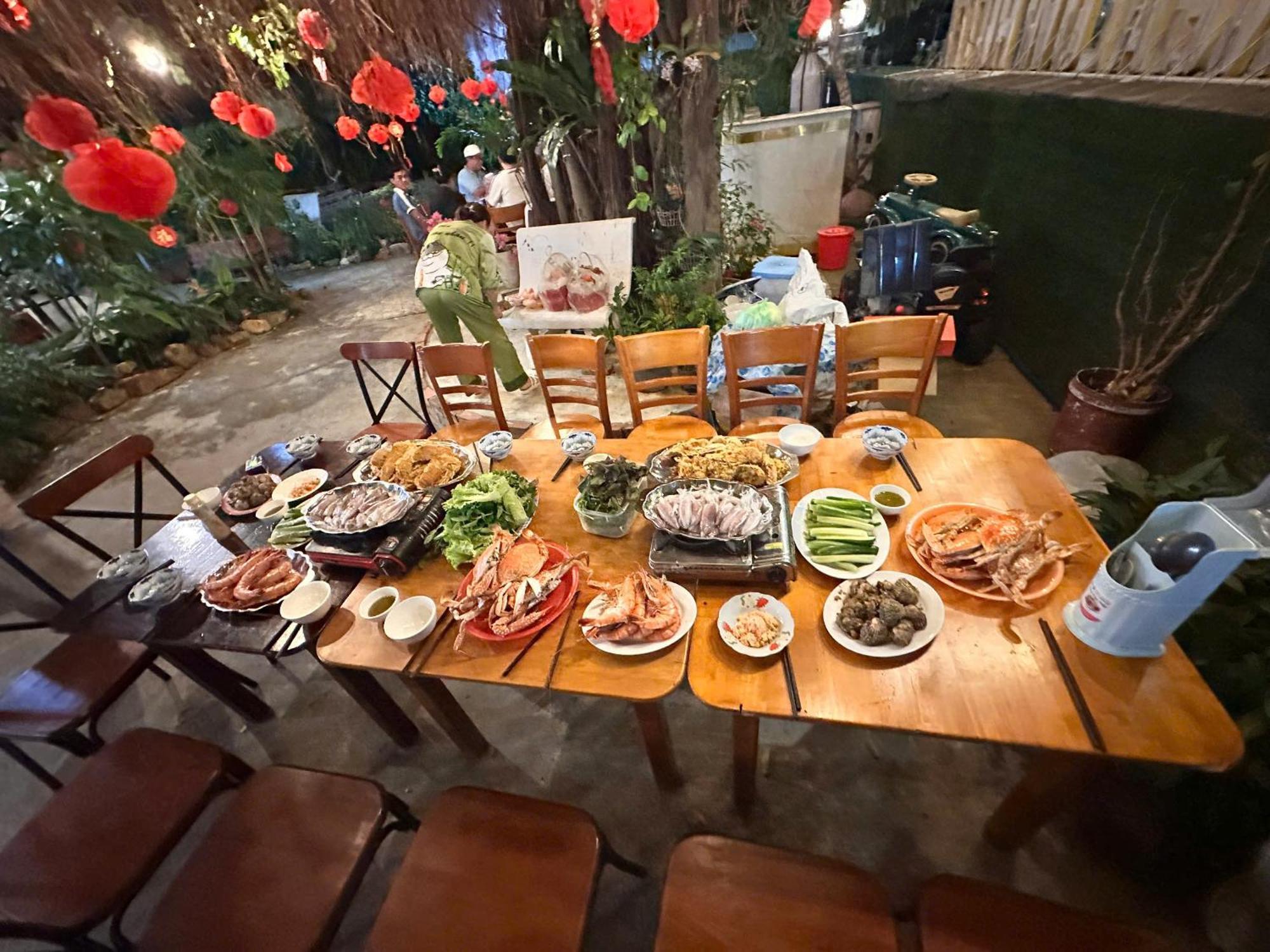Bungalow Hotel Chi Khu Co Ong Zewnętrze zdjęcie